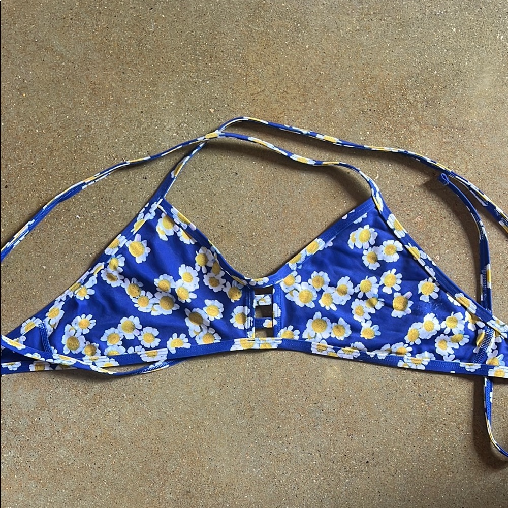 Jolyn - size XL - Tomcat bikini swim top - blue daisy print